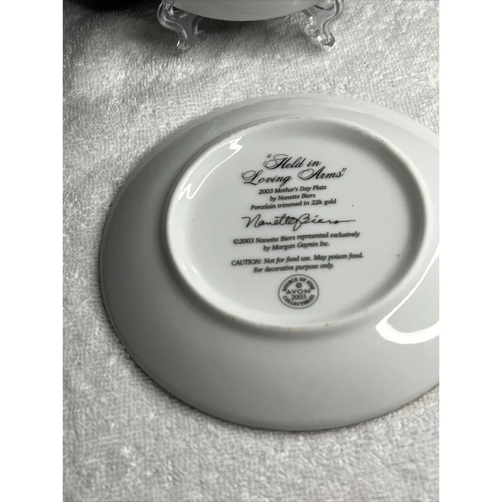 Mother's Day2003  5” New Porcelain Plate 22k Gold Trim  Held in Loving Arms Avon